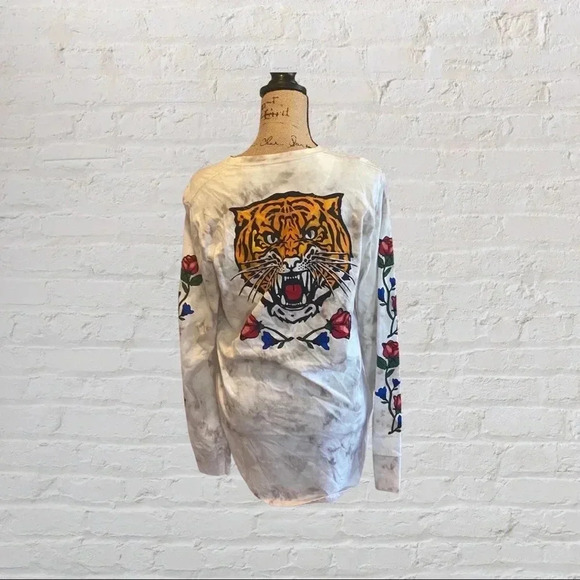 Hollister Curved Hem Tee - Picture 4 of 5